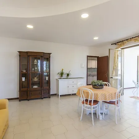 Apartment Saracena *